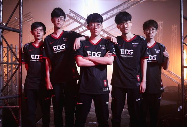 够让中国足 够让中国足